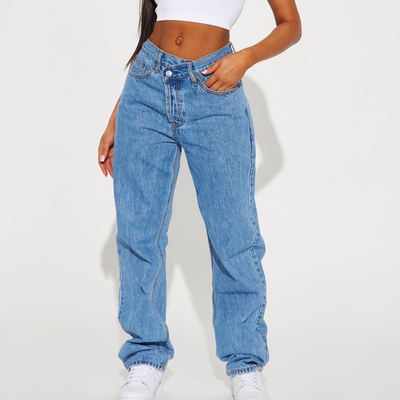 Fashion Nova NWT unsymmetrical waist Jeans - Picture 1 of 12